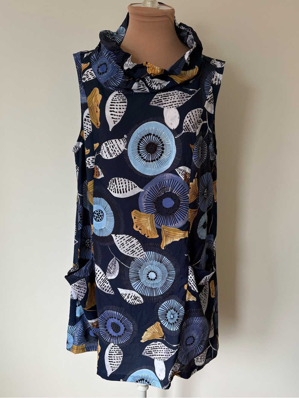Liv by Habitat Easy Cowl Crimped Navy Floral Lagenlook Pockets Dress EUC Sz L - Picture 1 of 7